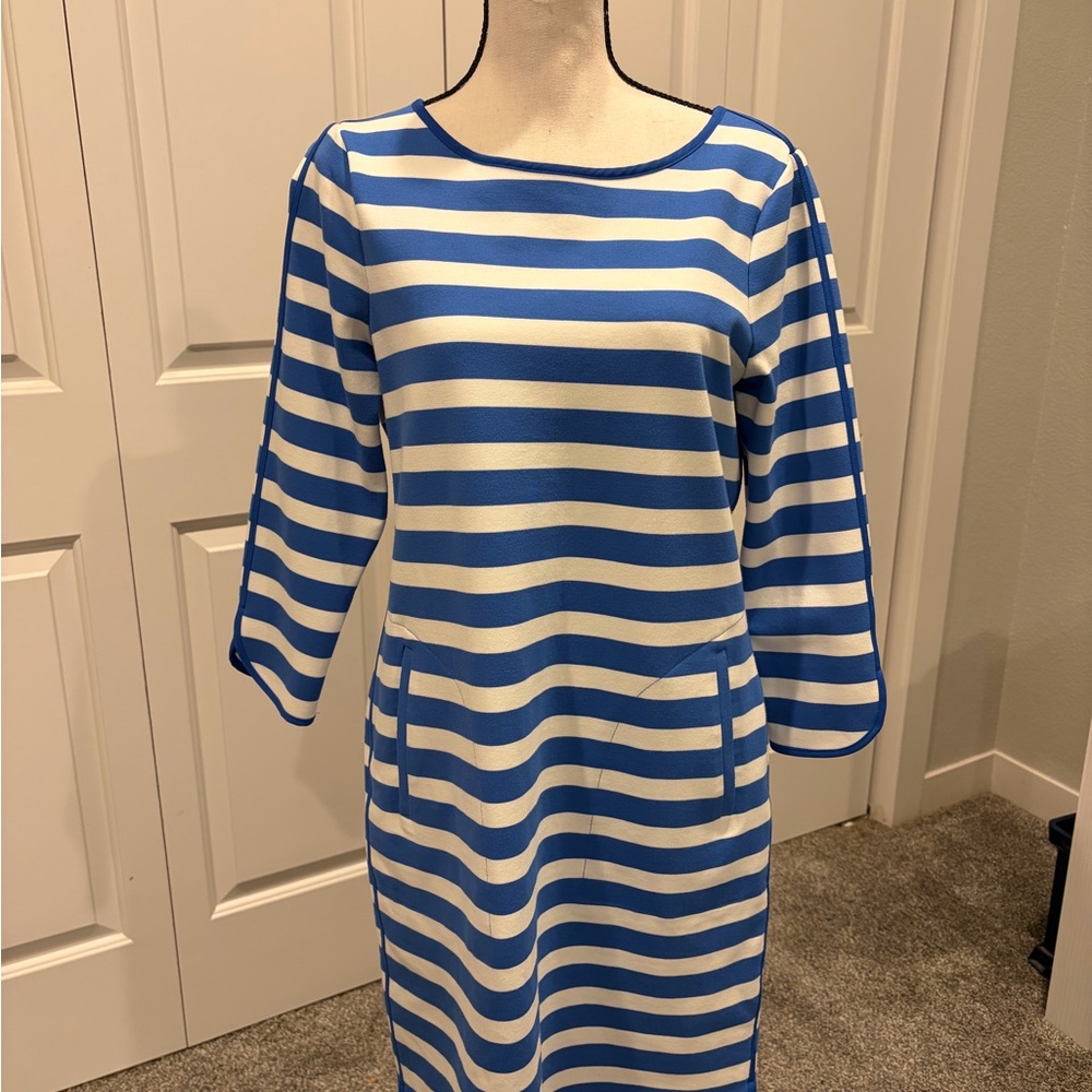 Lands' End Like New Women's Blue and White 3/4 Sleeve Knit Dress